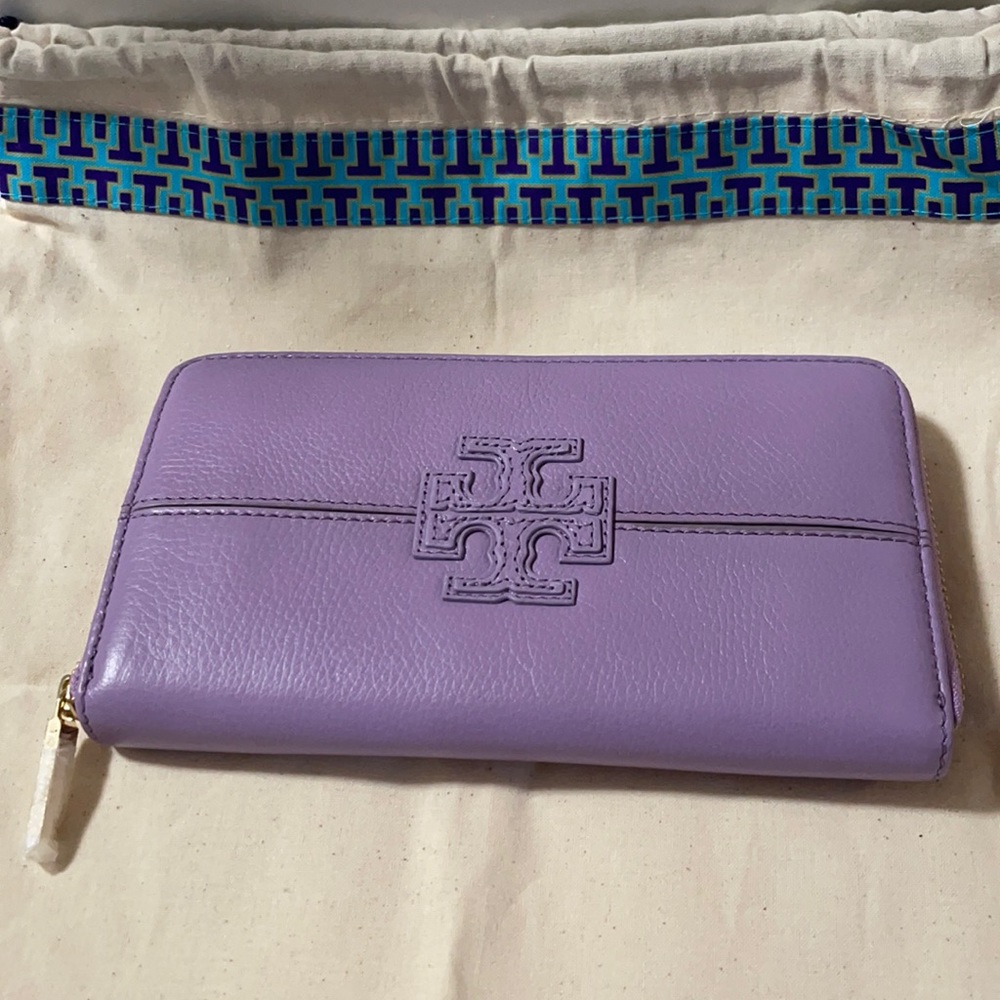 Brand New Tory Burch Zip Wallet